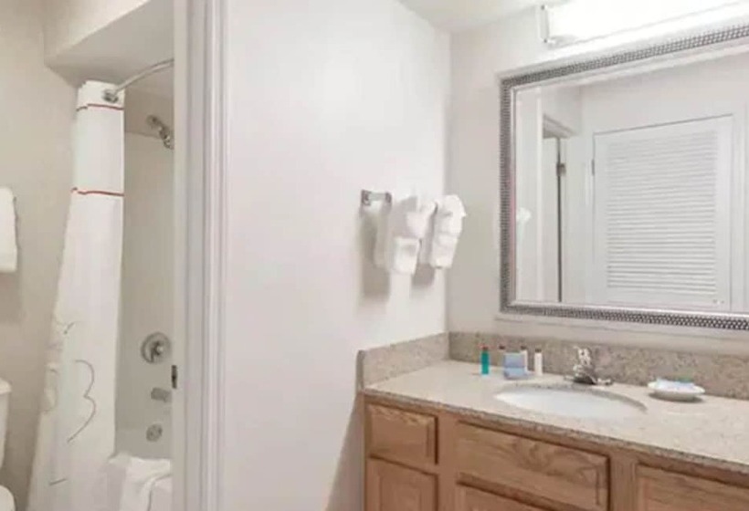 استودیوی استاندارد, Value Suites Extended Stay   St Louis
