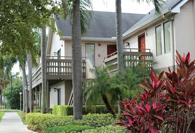 Президентский Люкс, Doral Inn & Suites Miami Airport West