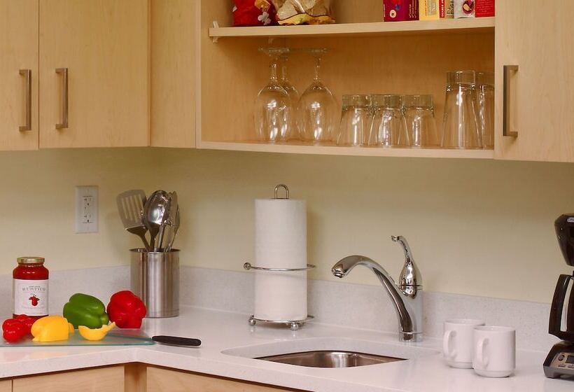سوئیت 2 خوابه, Sonesta Es Suites Cleveland Airport