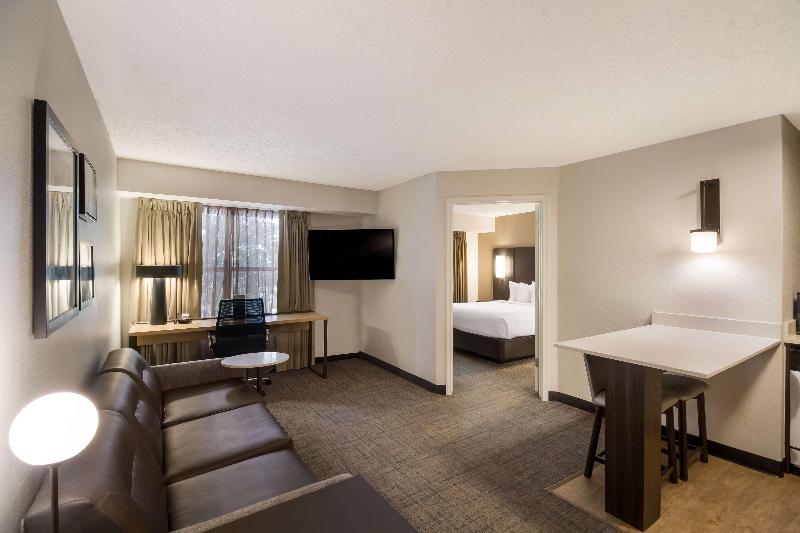 سوئیت برای معلولان, Sonesta Es Suites Dallas Richardson