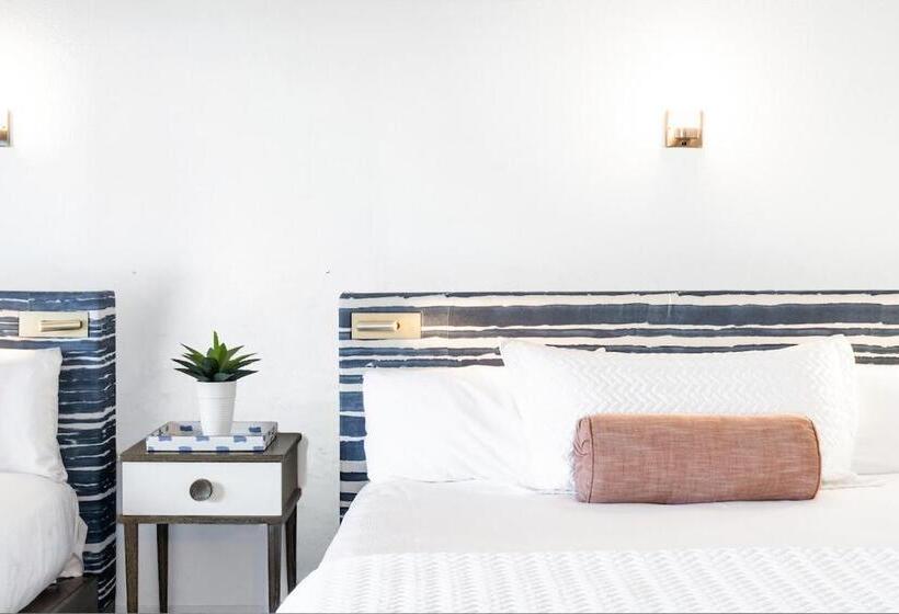 Четырехместный Номер Стандарт, Riviera Beach Resort