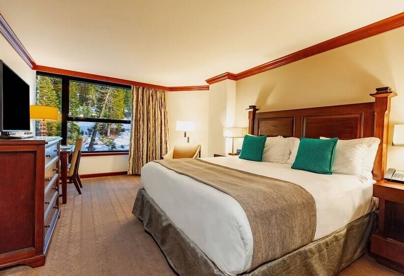 Deluxe Room with Views, The Everline Resort And Spa