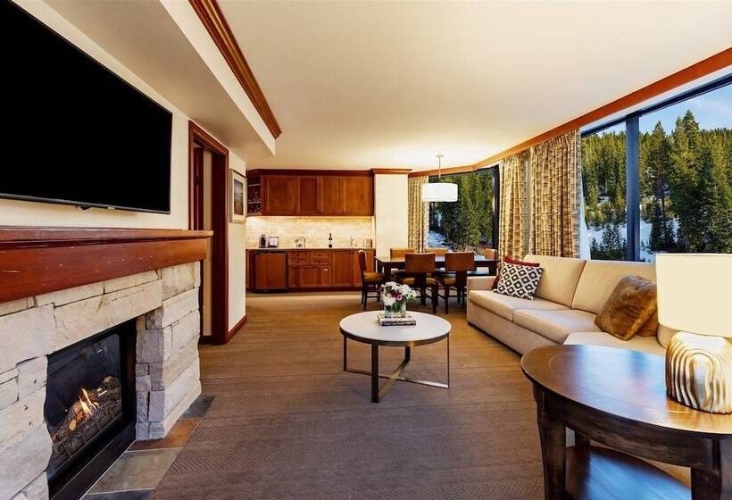 سوئیت دولوکس با چشم‌انداز, The Everline Resort & Spa Lake Tahoe