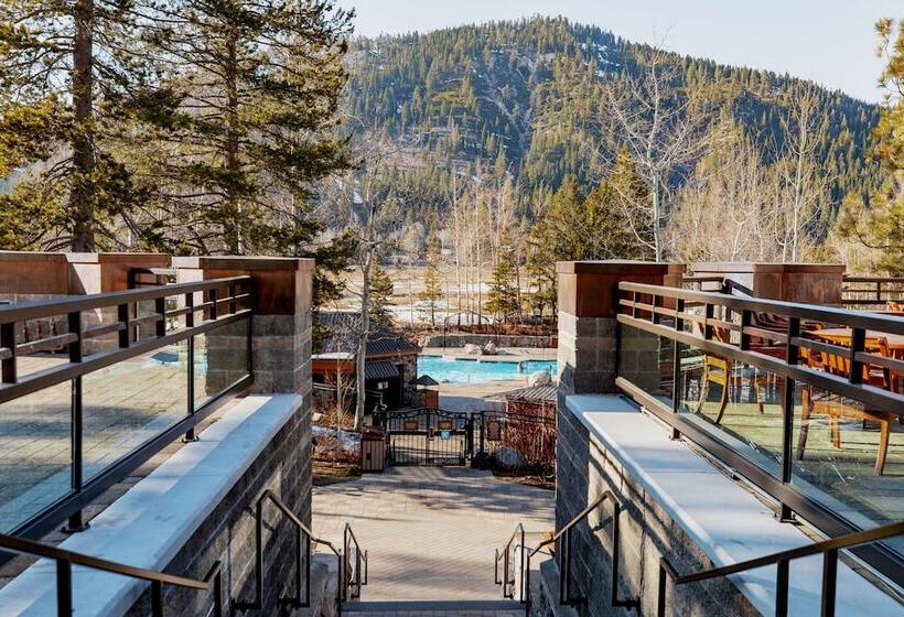 سوئیت با چشم‌انداز, The Everline Resort & Spa Lake Tahoe