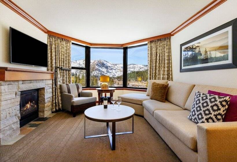 Suite with Views, The Everline Resort And Spa