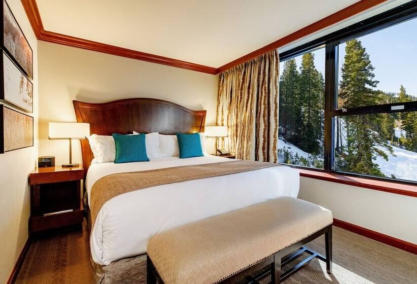 سوئیت دولوکس با چشم‌انداز, The Everline Resort & Spa Lake Tahoe