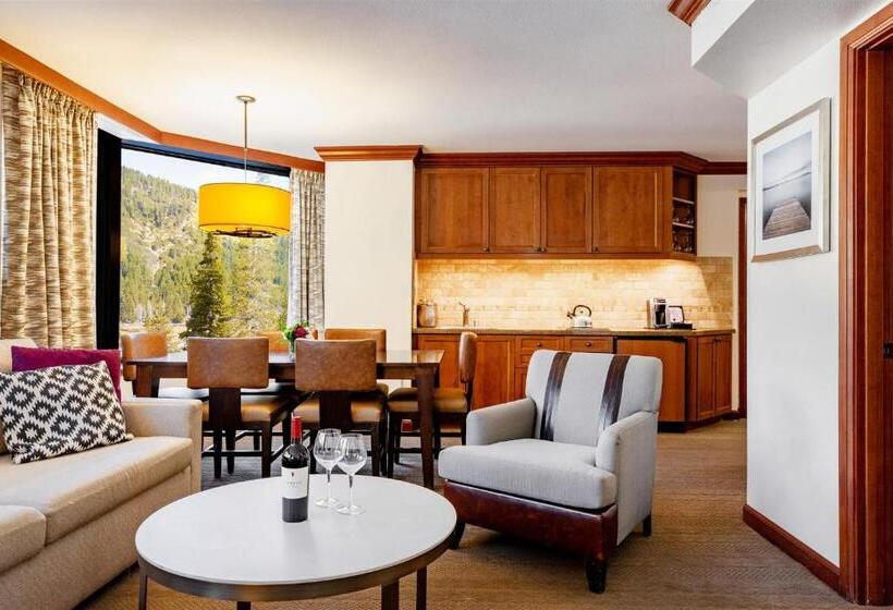 سوئیت دولوکس با چشم‌انداز, The Everline Resort & Spa Lake Tahoe