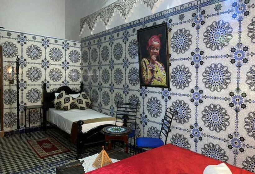اتاق لوکس, Dar El Aamouri