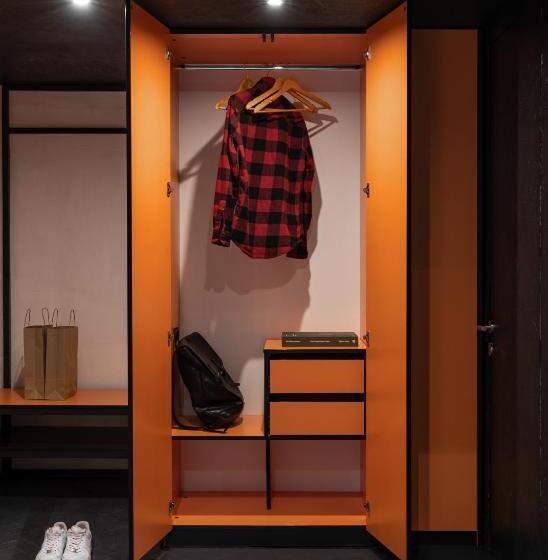 اتاق لوکس خانوادگی, Globe Runner Hotel & Hostel