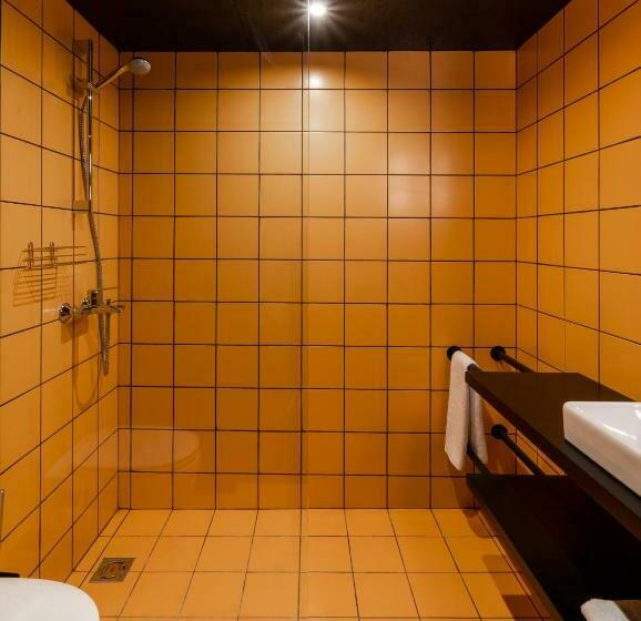 اتاق استاندارد, Globe Runner Hotel & Hostel