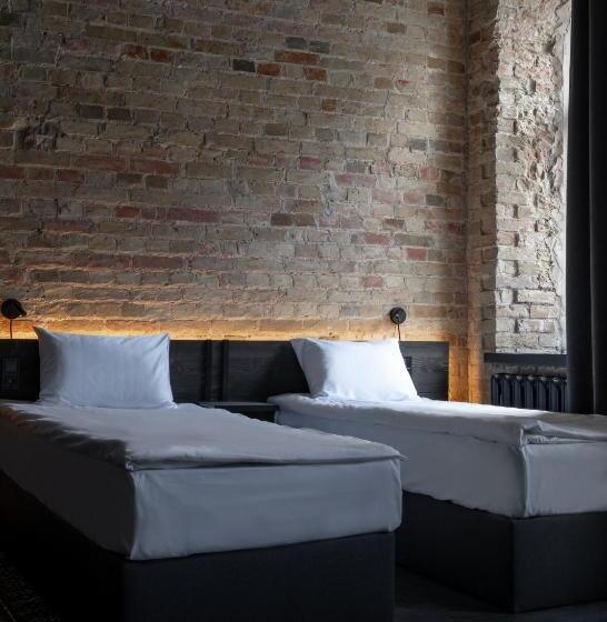 اتاق استاندارد, Globe Runner Hotel & Hostel