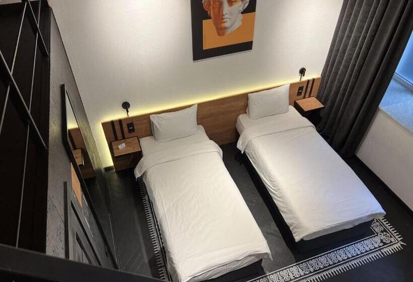 اتاق چهار تخته با دستشویی مشترک, Globe Runner Hotel & Hostel