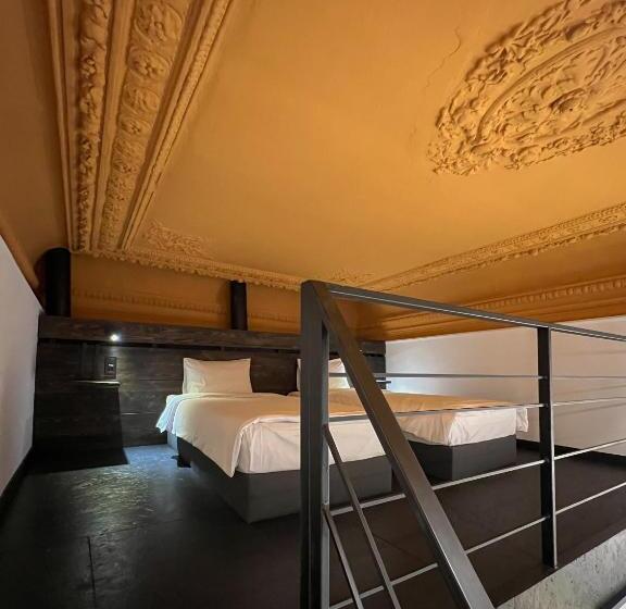 اتاق چهار تخته با دستشویی مشترک, Globe Runner Hotel & Hostel