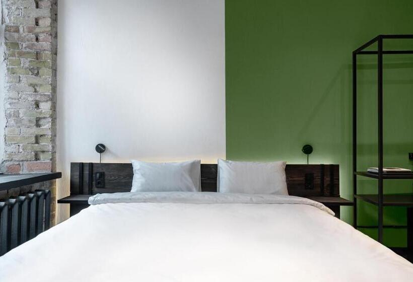 اتاق خانوادگی, Globe Runner Hotel & Hostel