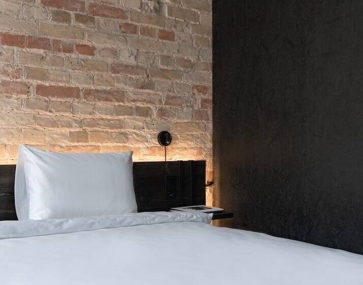اتاق استاندارد, Globe Runner Hotel & Hostel