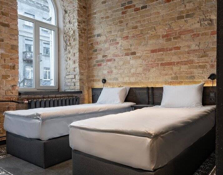 اتاق استاندارد, Globe Runner Hotel & Hostel