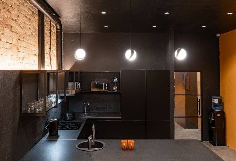 اتاق استاندارد, Globe Runner Hotel & Hostel