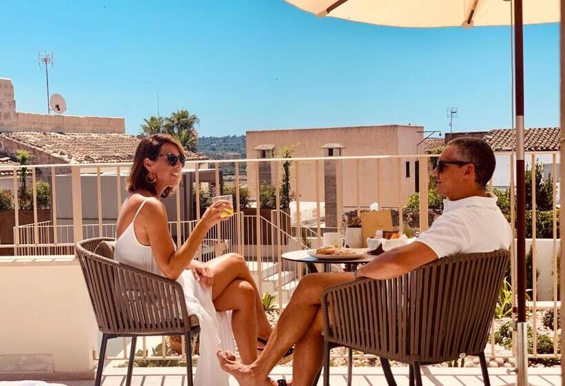 اتاق لوکس با وان آب گرم, Ynaira Hotel & Spa