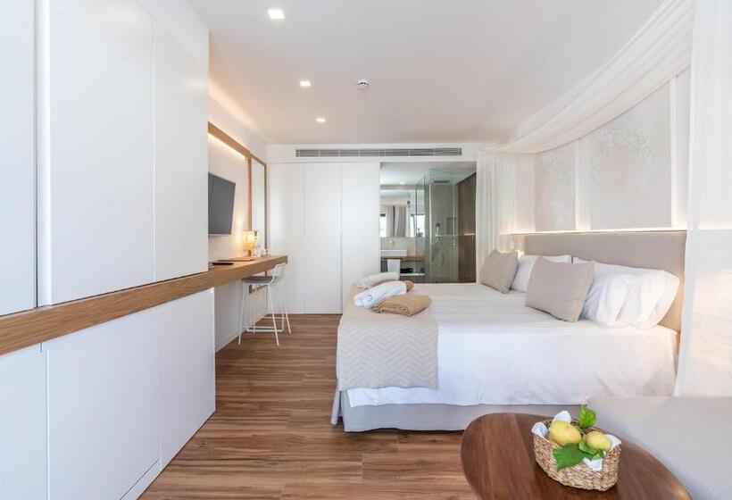 سوئیت جونیور با تراس, Ynaira Hotel & Spa
