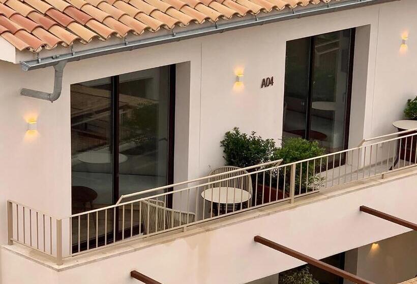 سوئیت جونیور با تراس, Ynaira Hotel & Spa