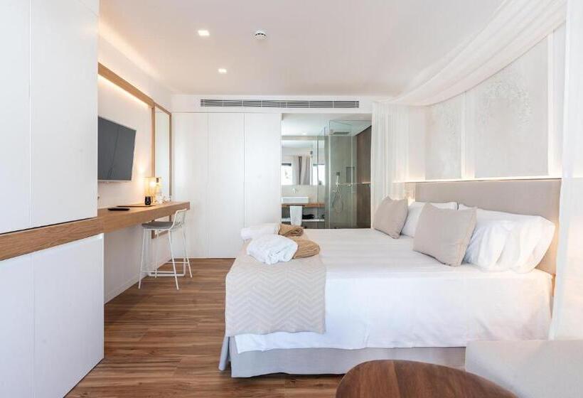 سوئیت جونیور با تراس, Ynaira Hotel & Spa