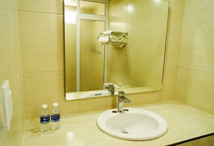 سوییت جونیور, Royal Madero Inn
