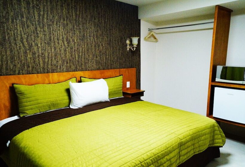 سوییت جونیور, Royal Madero Inn