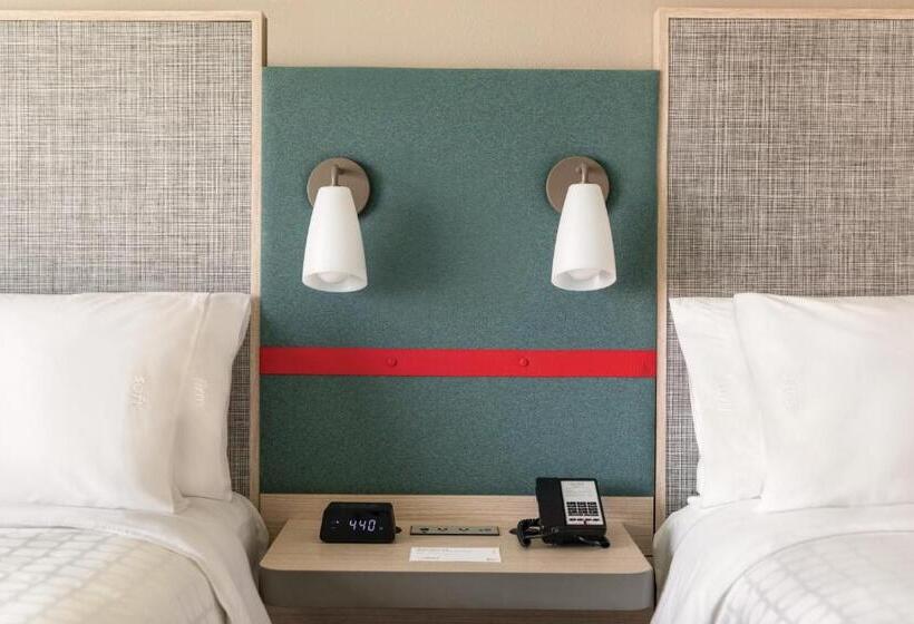 اتاق استاندارد برای معلولان, Avid Hotel Midland By Ihg