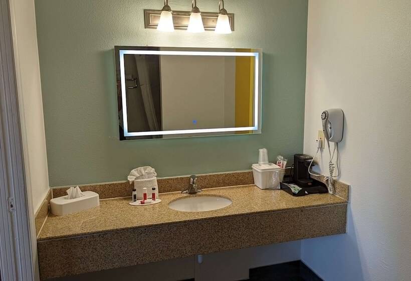 سوییت, Days Inn By Wyndham Lake Havasu