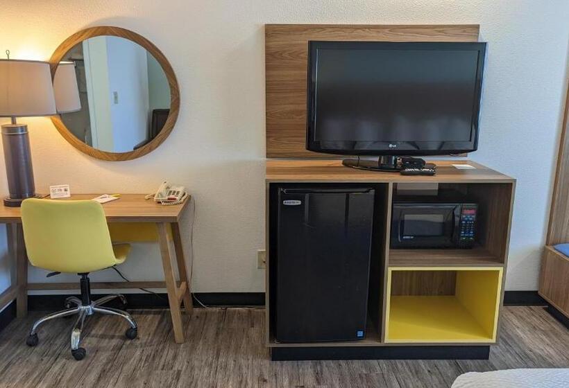اتاق استاندارد با تخت بزرگ برای معلولان, Days Inn By Wyndham Lake Havasu