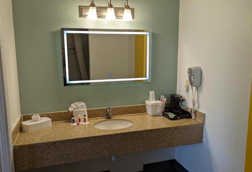 اتاق استاندارد با 2 تخت دوبل, Days Inn By Wyndham Lake Havasu