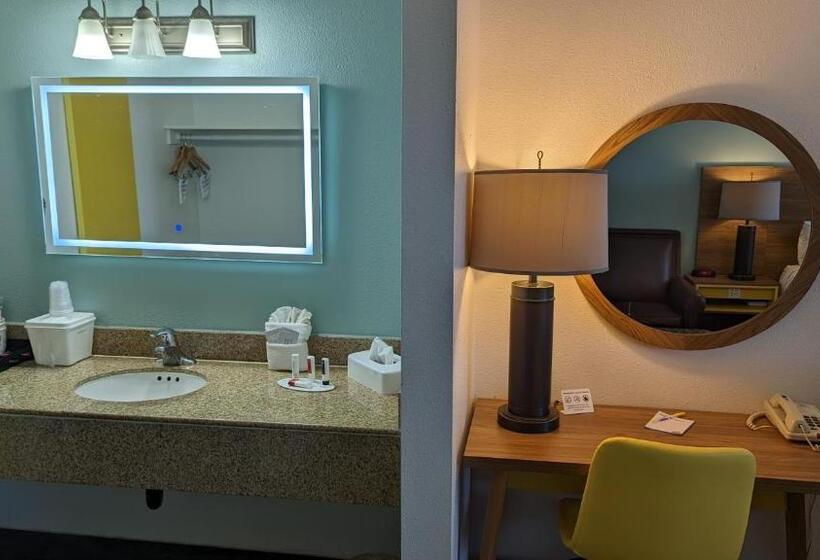 اتاق استاندارد با تخت بزرگ, Days Inn By Wyndham Lake Havasu
