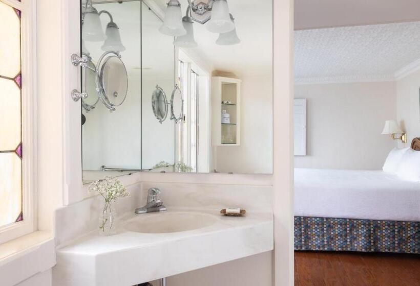 اتاق استاندارد با چشم‌انداز باغ, Seven Gables Inn On Monterey Bay, A Kirkwood Collection