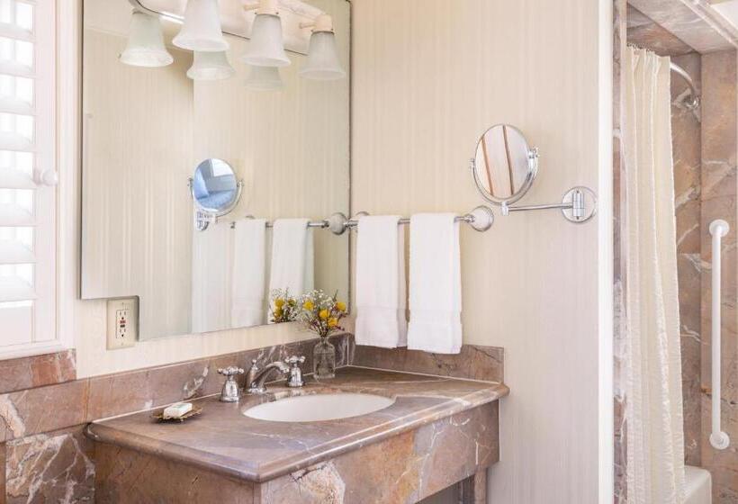 اتاق استاندارد با تخت بزرگ, Seven Gables Inn On Monterey Bay, A Kirkwood Collection