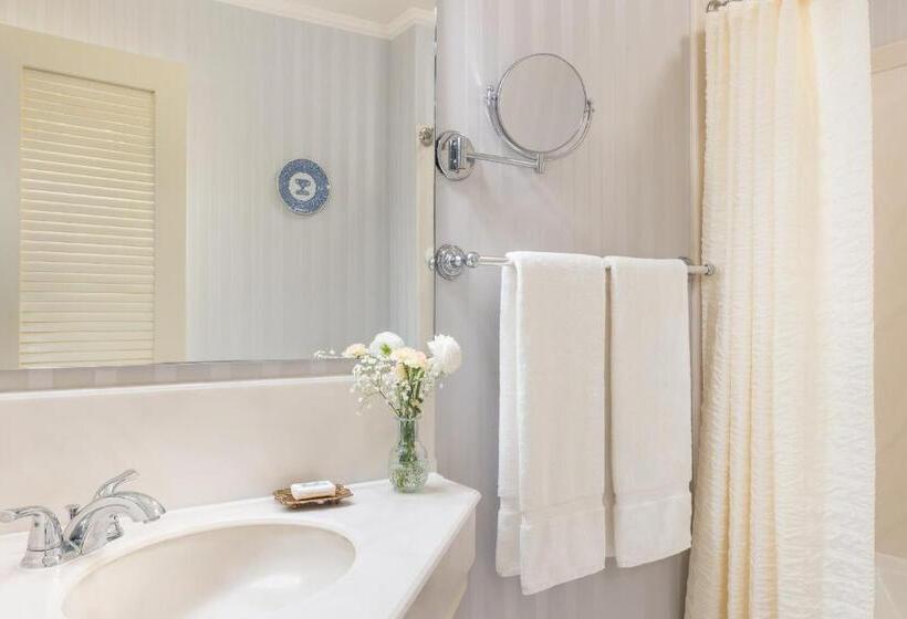 اتاق لوکس با چشم‌انداز دریا, Seven Gables Inn On Monterey Bay, A Kirkwood Collection