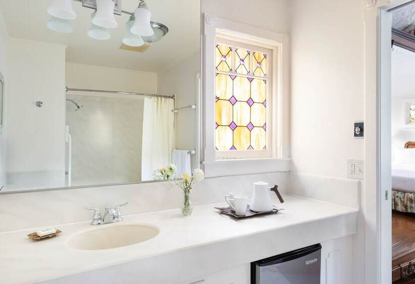 اتاق لوکس با چشم‌انداز دریا, Seven Gables Inn On Monterey Bay, A Kirkwood Collection