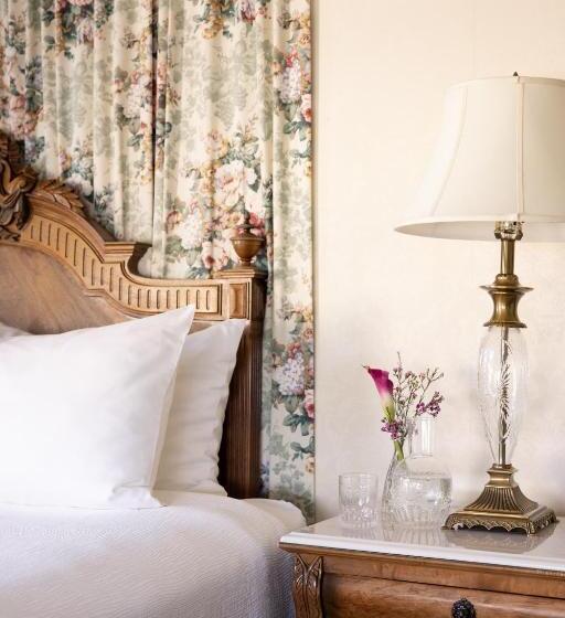 اتاق لوکس, Seven Gables Inn On Monterey Bay, A Kirkwood Collection