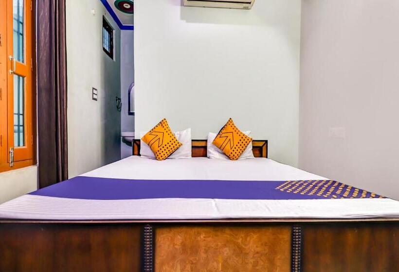 اتاق اجرایی سه نفره, Spot On 68052 Surya Guest House