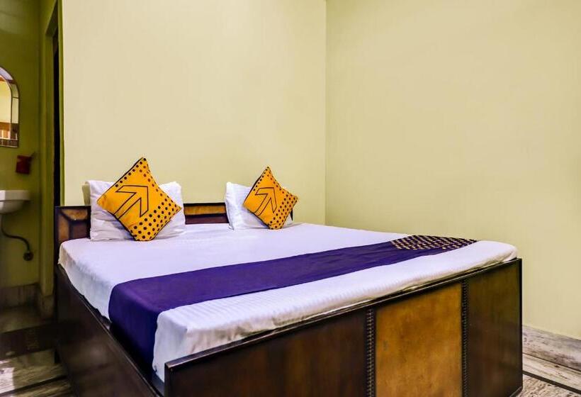 اتاق اجرایی سه نفره, Spot On 68052 Surya Guest House