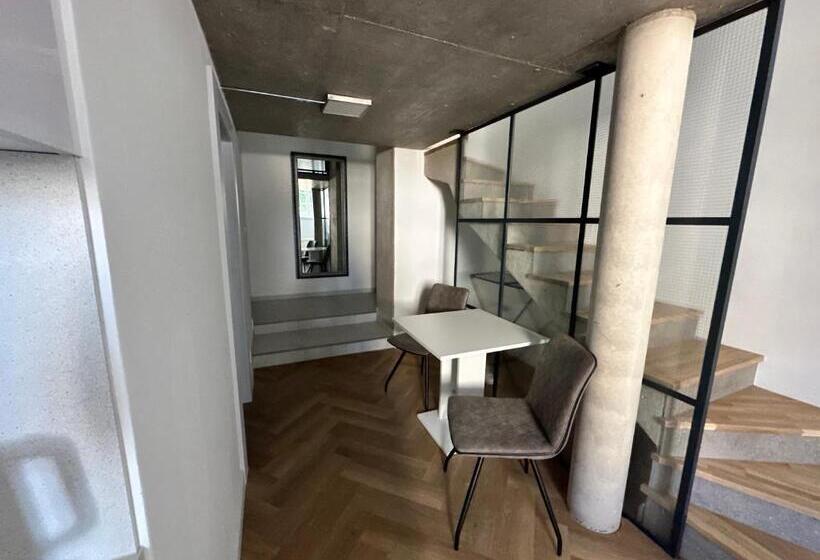اتاق دوبلکس, Entrez Apartments 4   City Centre