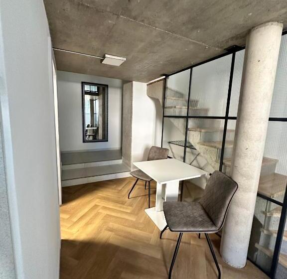 اتاق دوبلکس, Entrez Apartments 4   City Centre