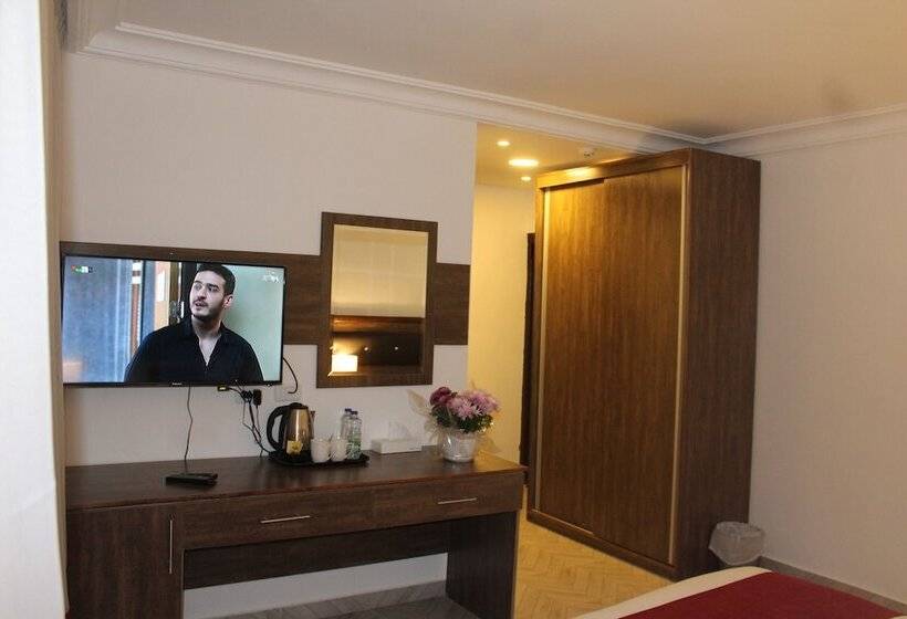 اتاق استاندارد سه نفره, Petra Corner