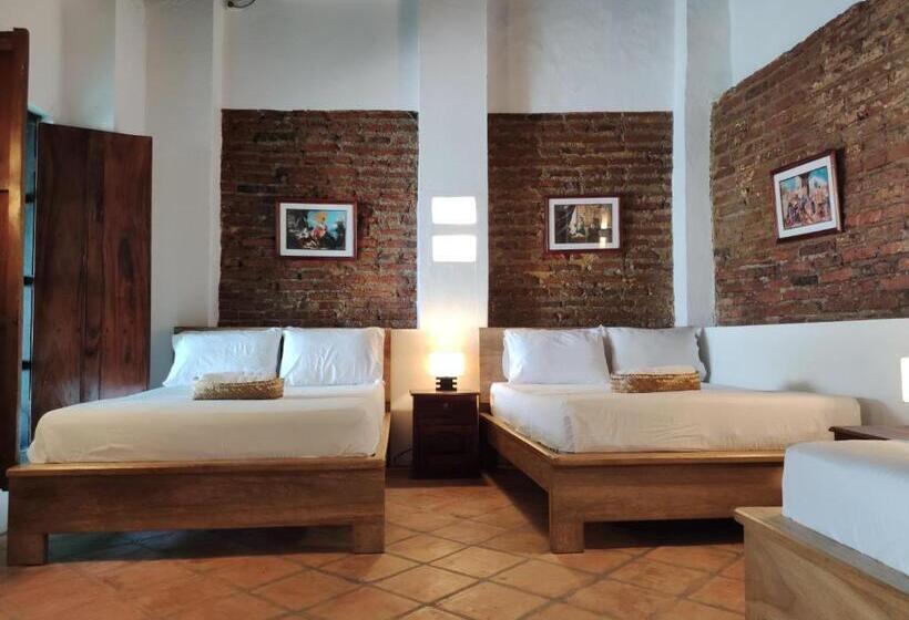 اتاق خانوادگی, Nieto Mompox, Ubicado En El Corazón Del Centro Histórico, Frente Al Rio Magdalena En Zona De Malecón