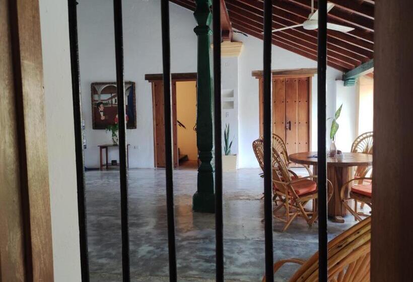 اتاق استاندارد, Nieto Mompox, Ubicado En El Corazón Del Centro Histórico, Frente Al Rio Magdalena En Zona De Malecón