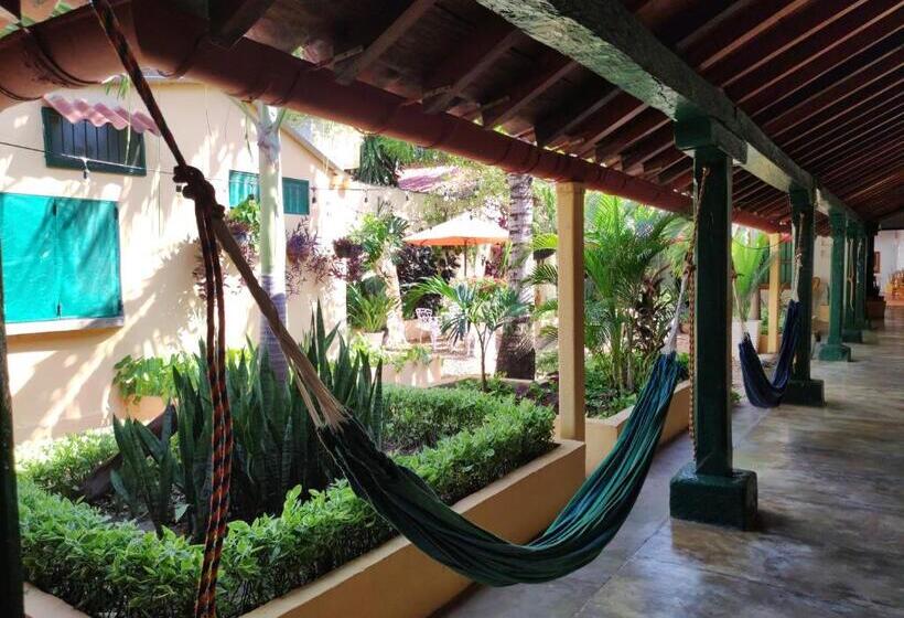 اتاق خانوادگی, Nieto Mompox, Ubicado En El Corazón Del Centro Histórico, Frente Al Rio Magdalena En Zona De Malecón