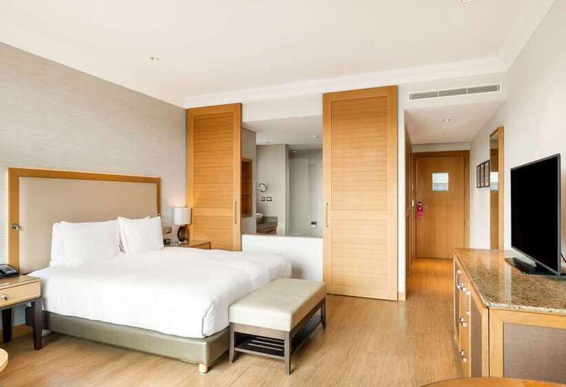 اتاق سوپریور با تخت بزرگ, Boeira Garden Hotel Porto Gaia, Curio Collection By Hilton