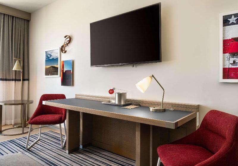 اتاق استاندارد با تخت دو نفره بزرگ برای معلولان, Canopy By Hilton Dallas Frisco Station