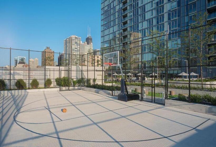 استودیوی استاندارد, Level Chicago   Old Town