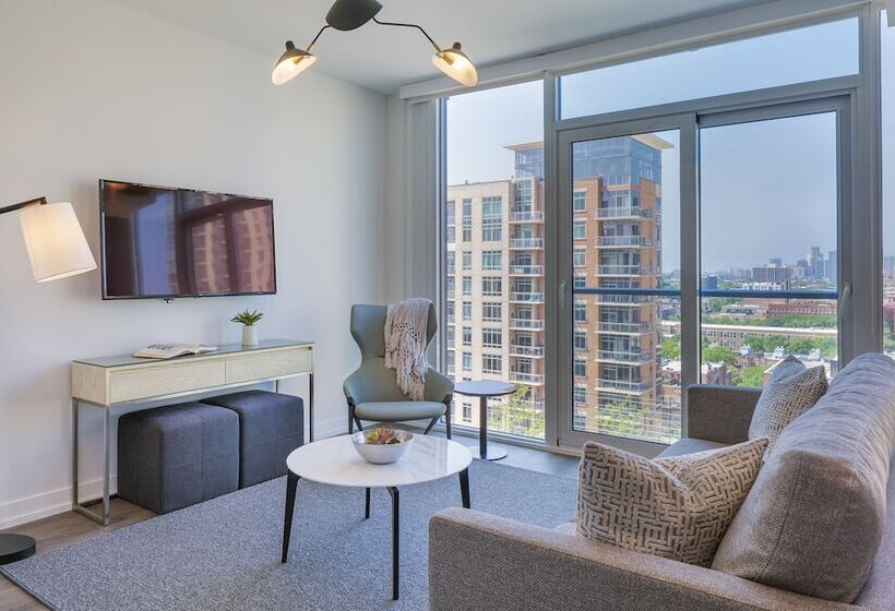 سوئیت مدیریتی 2 خوابه, Level Chicago   Old Town