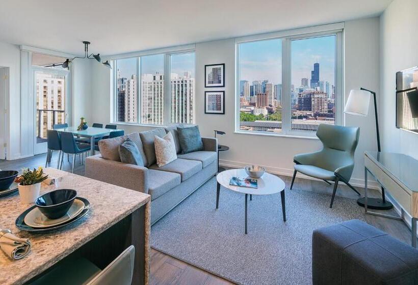 سوئیت مدیریتی 2 خوابه, Level Chicago   Old Town